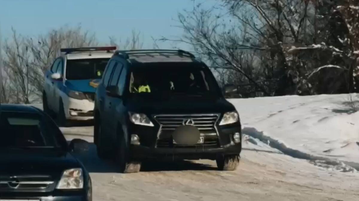 В Шымкенте полицейские остановили автовладельца с долгом в 176 млн тенге