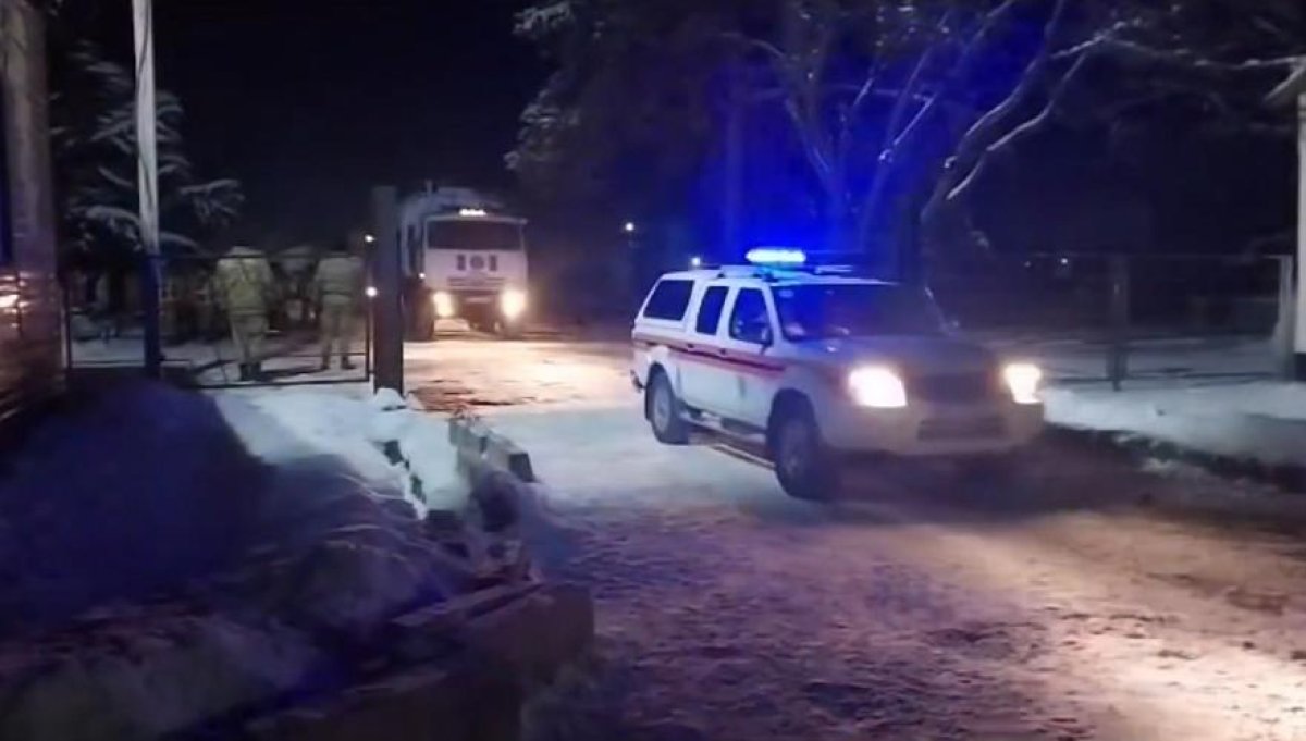 Кыргызстан направил спасателей в Казахстан из-за ЧС в Жамбылской области