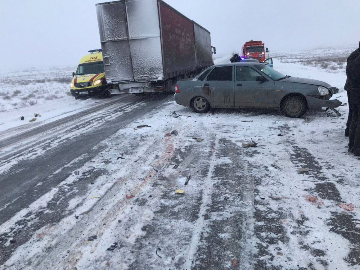 Ехали на олимпиаду: двое школьников и учитель погибли в ДТП в Актюбинской области