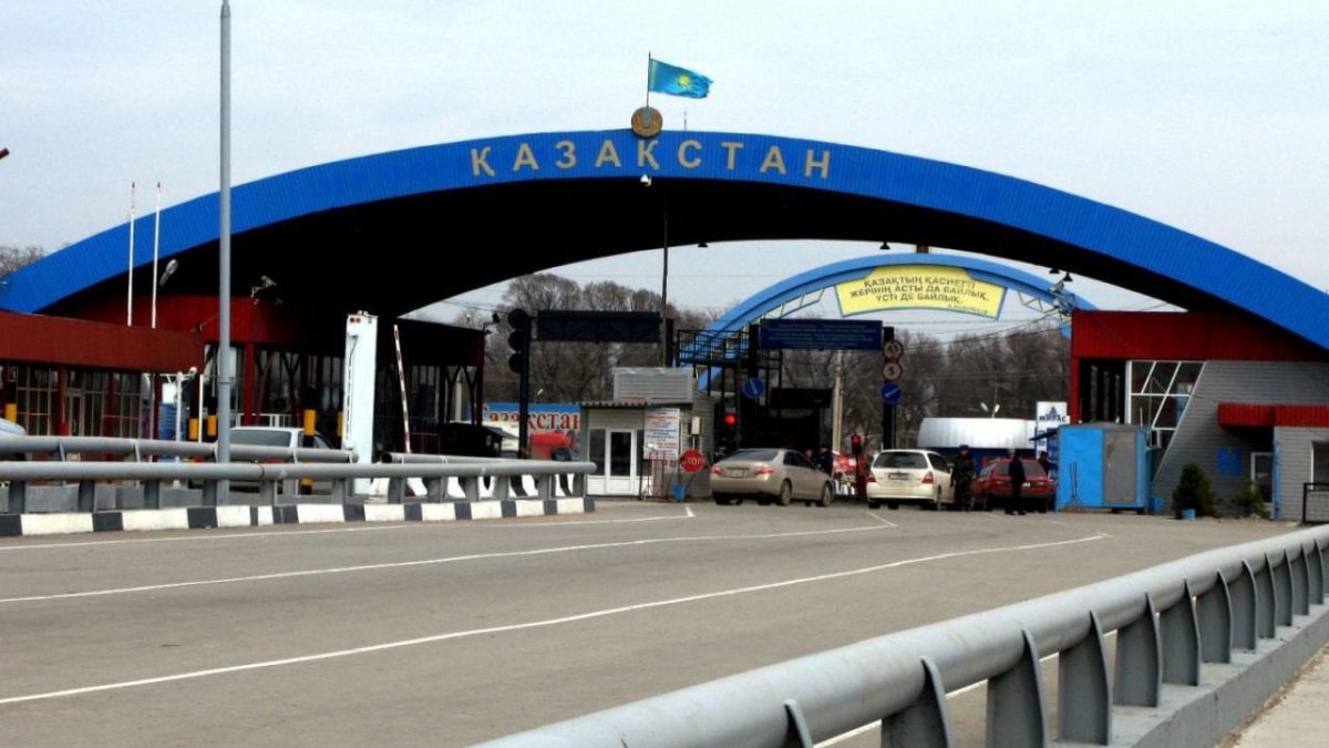 На границе Казахстана и России изменят применение электронной очереди для автомобилей