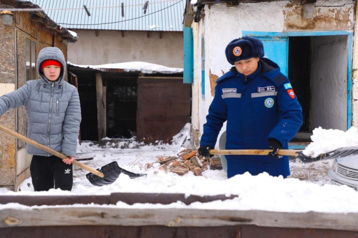 "10 добрых дел": как ЧС-ники Астаны помогли горожанам