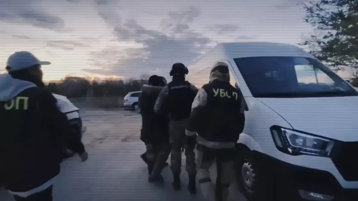 Четыре иностранных вора в законе пытались въехать в Казахстан