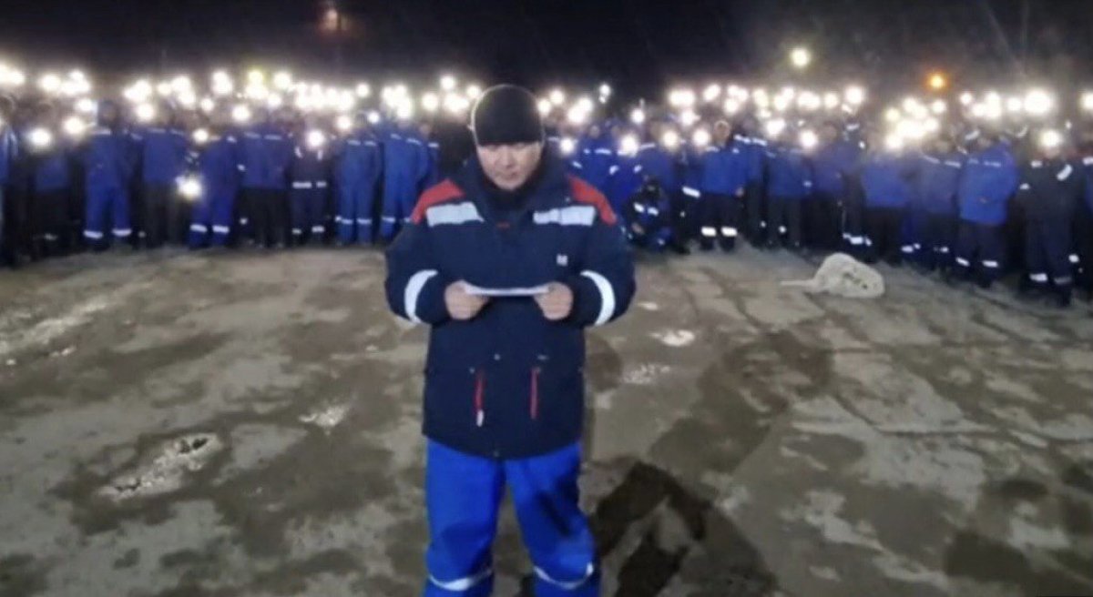 Бастующие в Мангистау нефтяники заявили, что власти не принимают их представителей в Астане