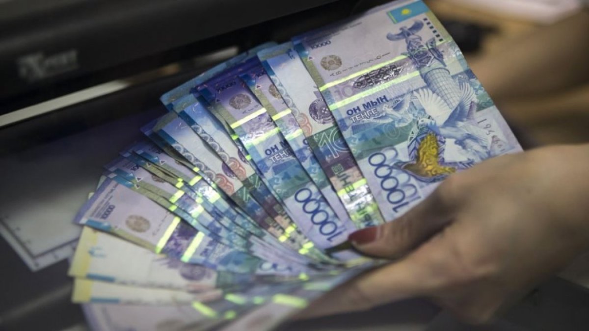 Более 300 млн тенге украли бухгалтеры школ в Алматы