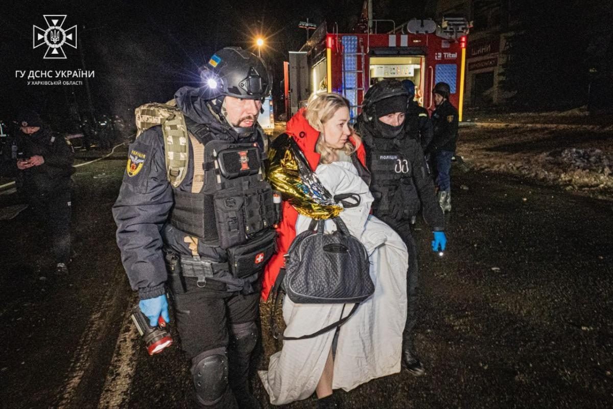 11 человек пострадали при ракетном ударе по отелю в Харькове