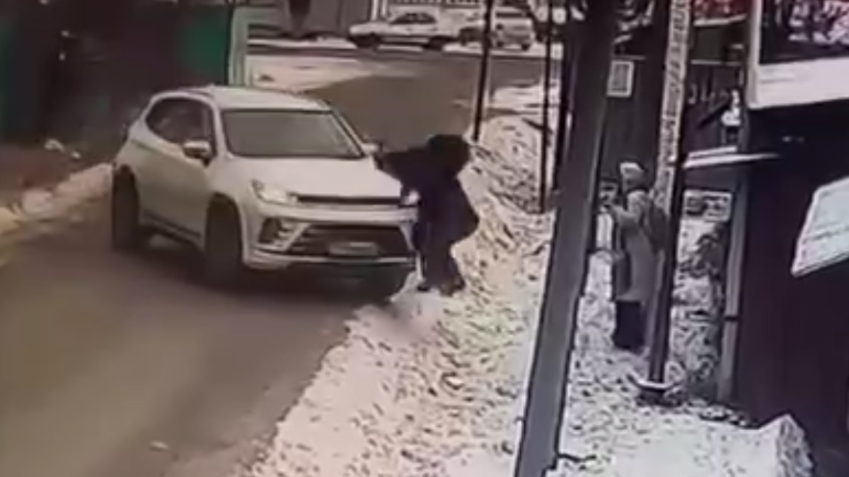 Наезд девятиклассника на школьницу в Алматинской области шокировал Казнет