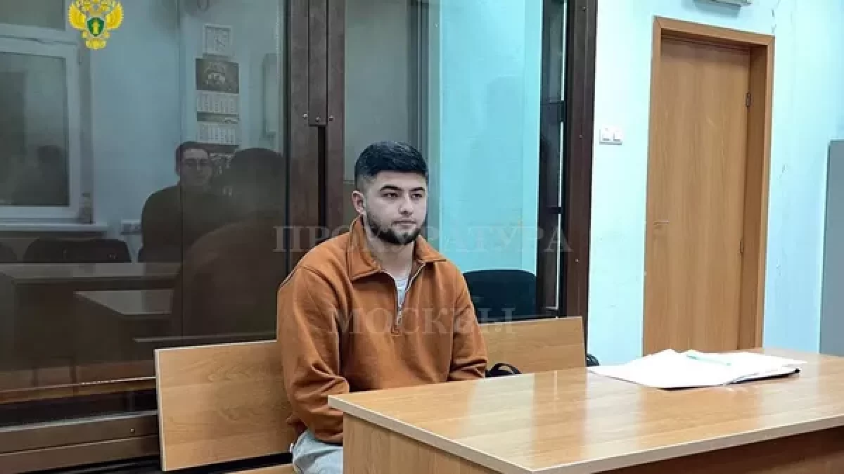 «Все русские девушки будут наши»: блогера в России отправили под домашний арест