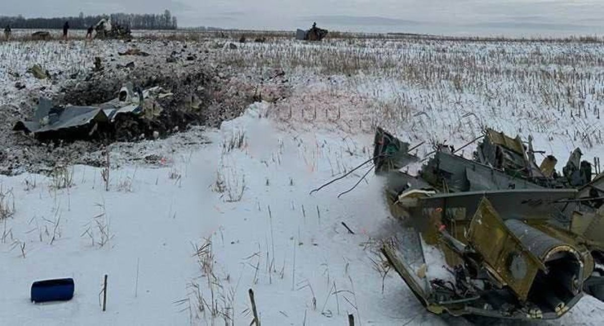 Военный самолёт разбился в России. Что известно