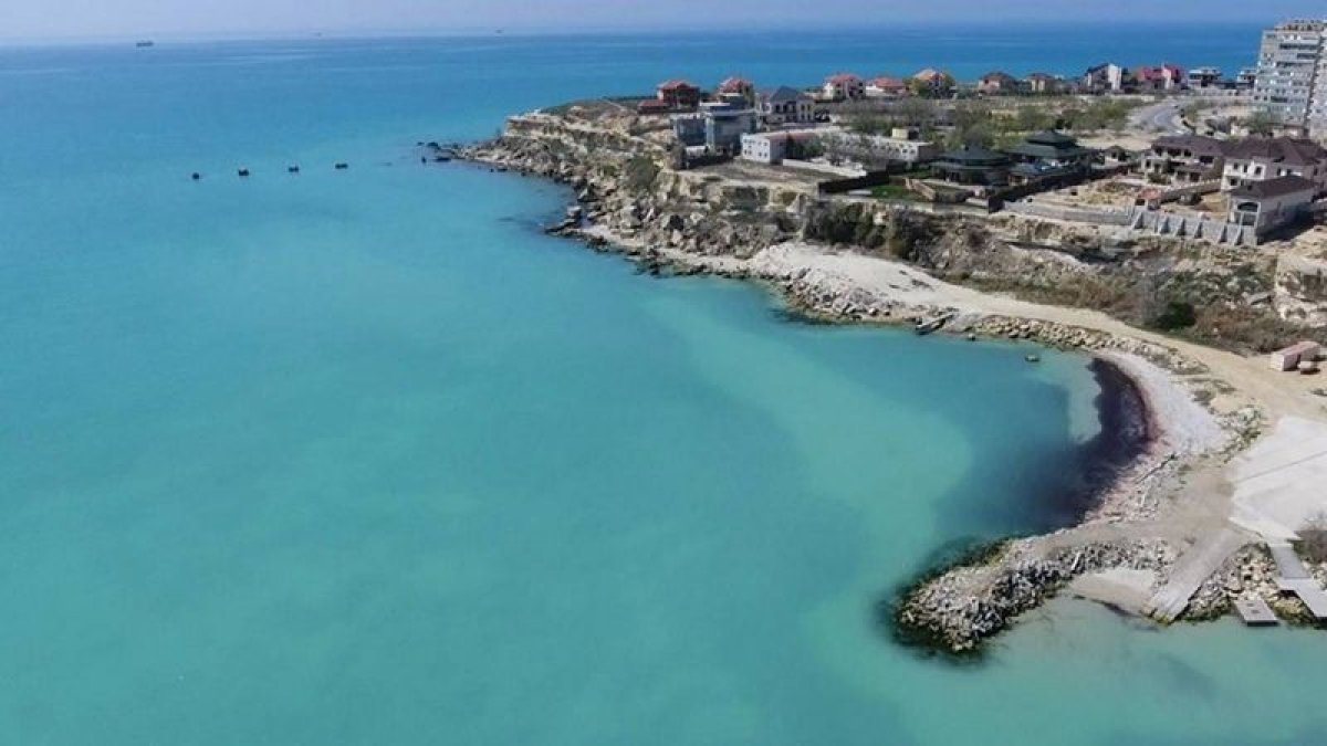 Принадлежали олигархам: «золотые» участки на побережье Каспия вернули в госсобственность