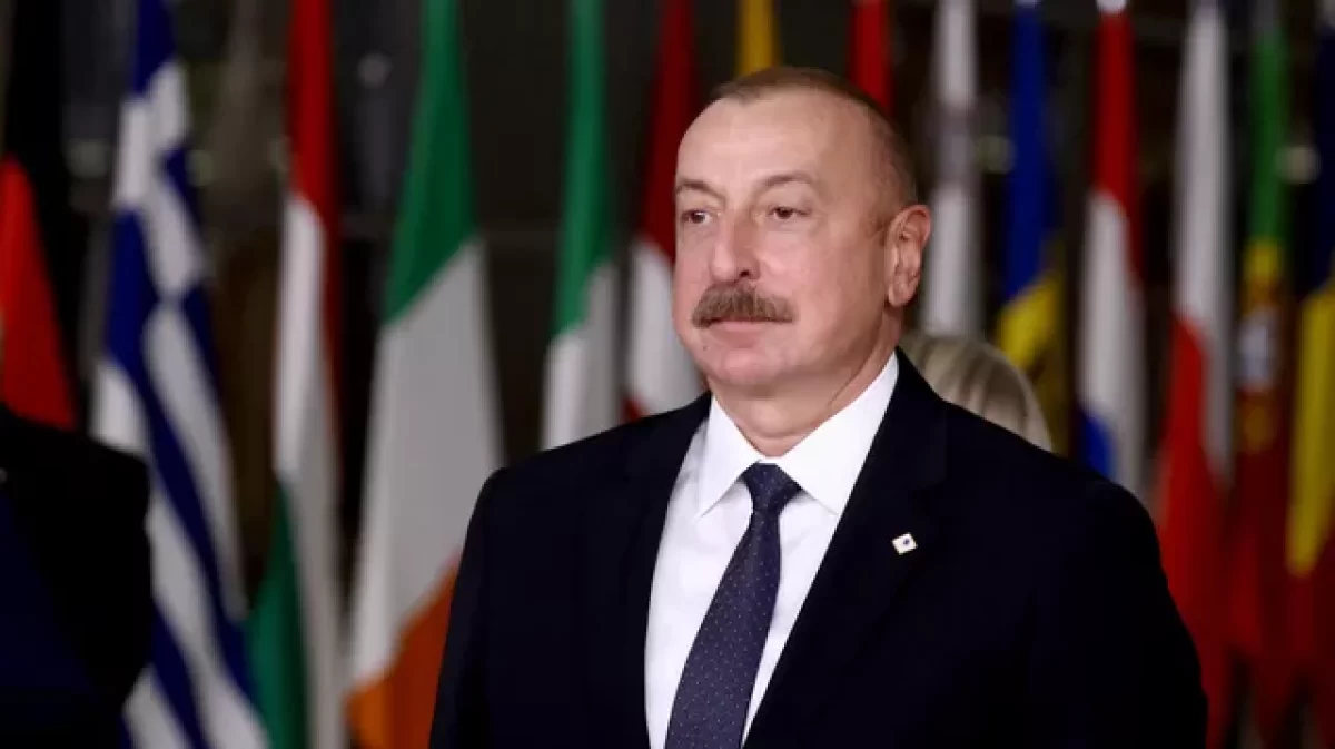 Алиев побеждает на досрочных выборах президента Азербайджана