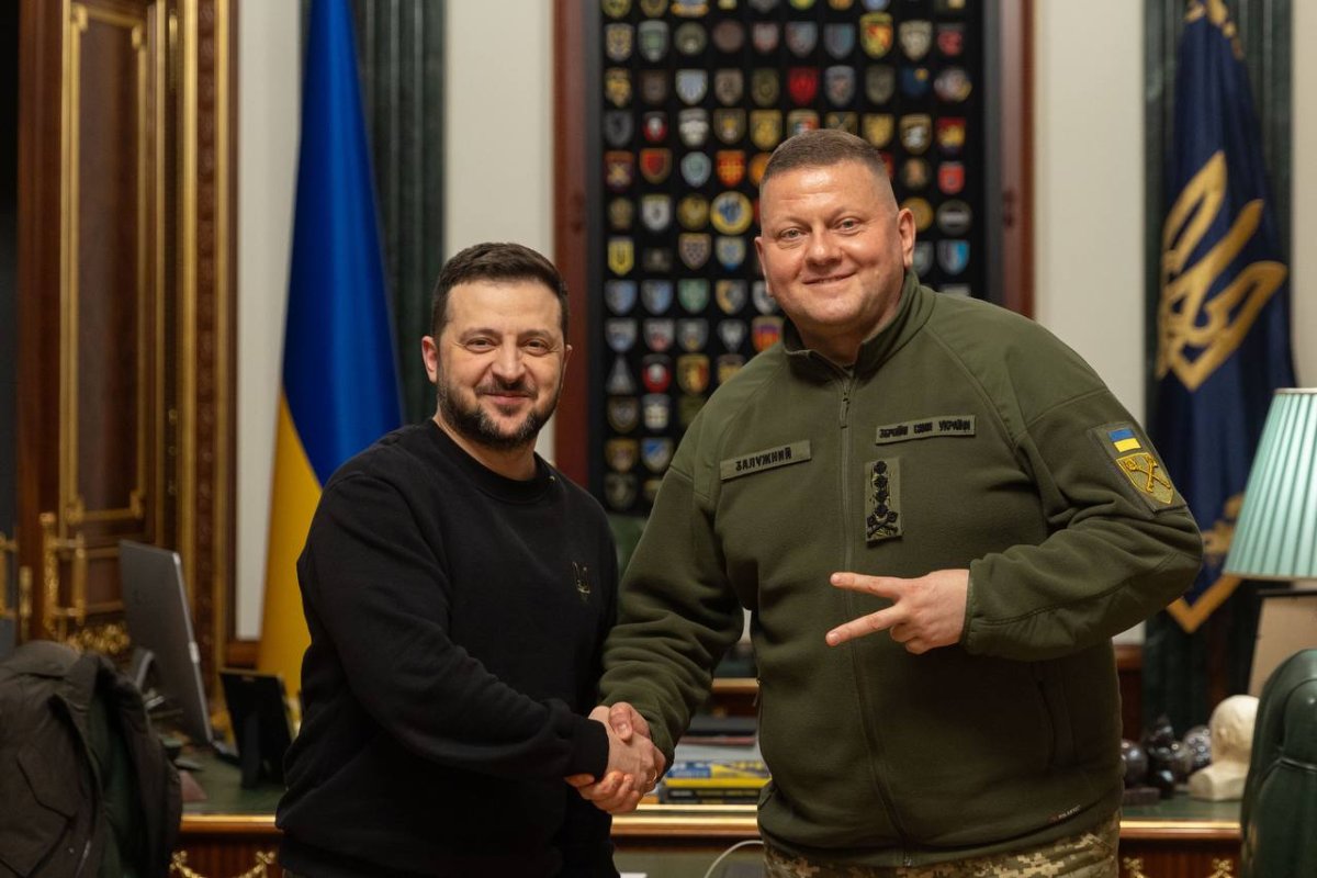 Зеленский присвоил звание Героя Украины бывшему главкому ВСУ Залужному