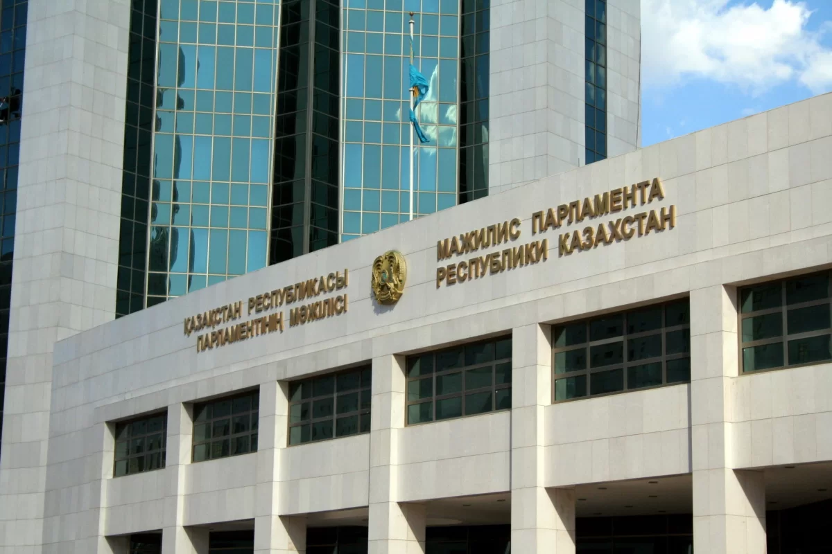 В Казахстане зарегистрировали нового депутата от партии Respublica