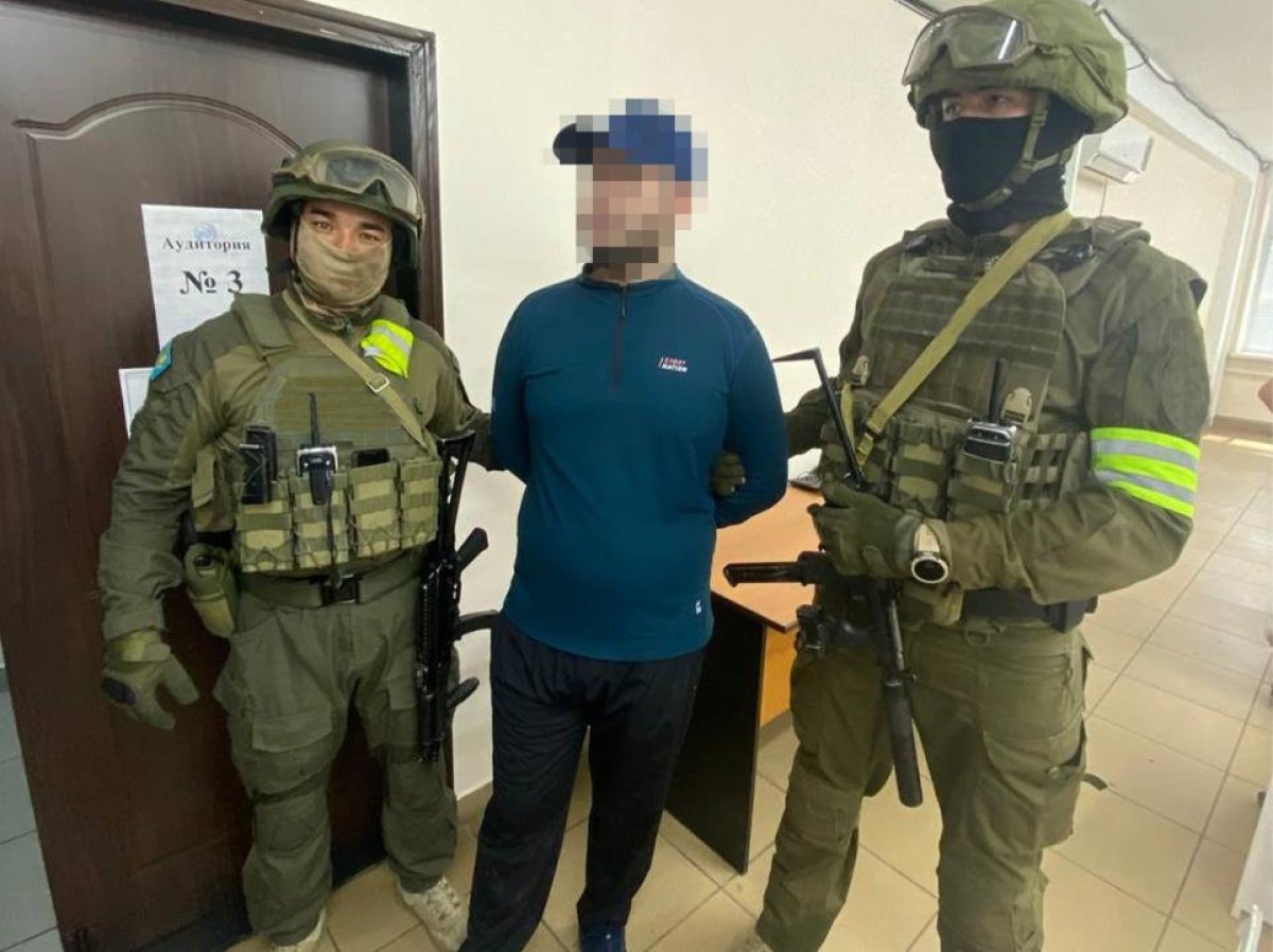 Трех казахстанцев осудили за вмешательство в ЕНТ