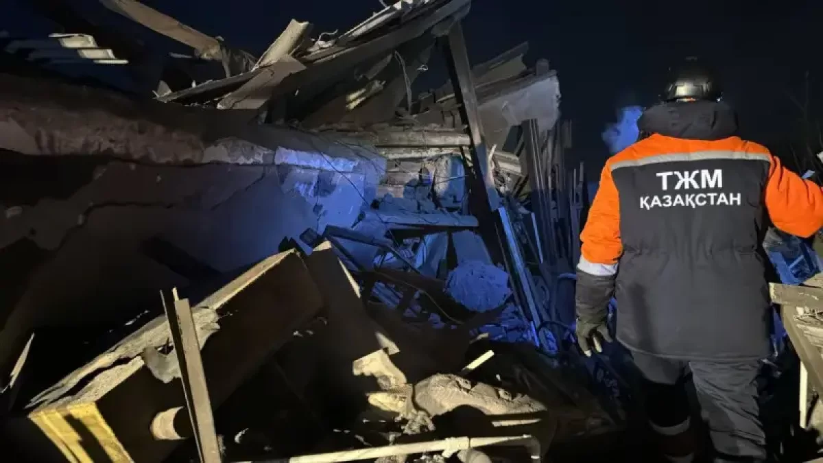В Караганде произошел взрыв в жилом доме: хозяев нашли под завалами
