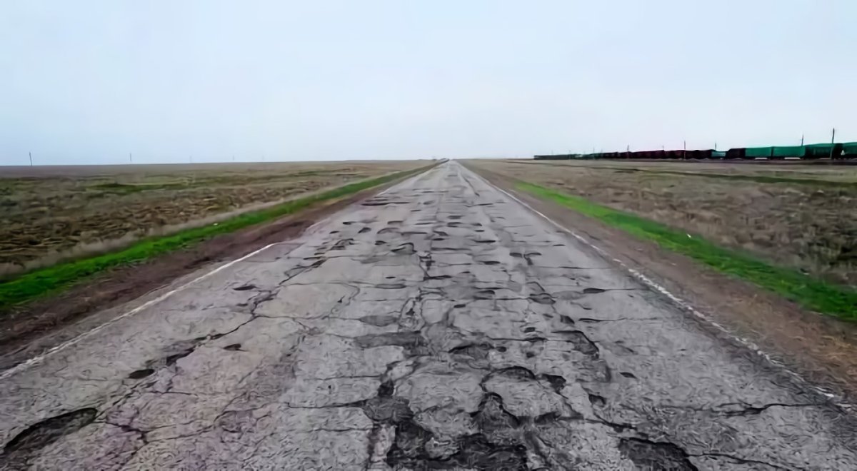 Более 20 лет не ремонтировали часть дорог в Казахстане