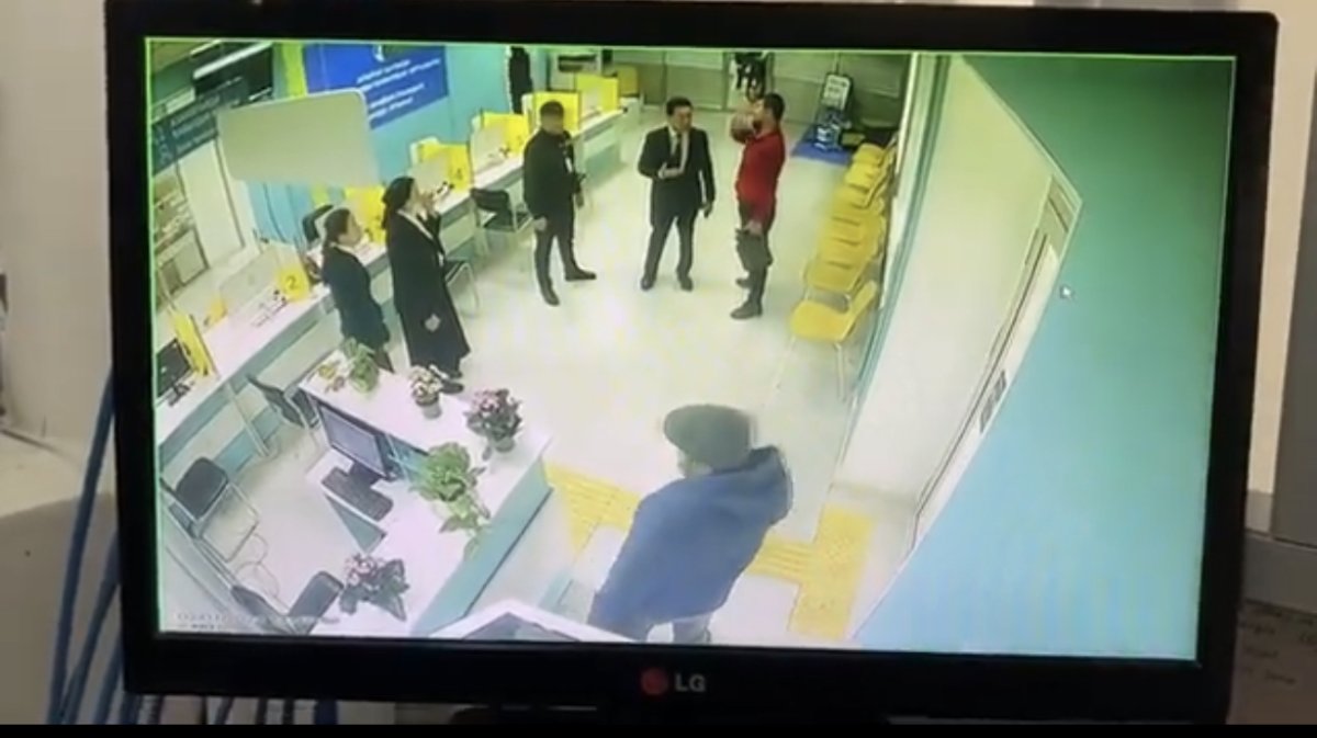 Мужчину оштрафовали за попытку устроить самоподжог в акимате