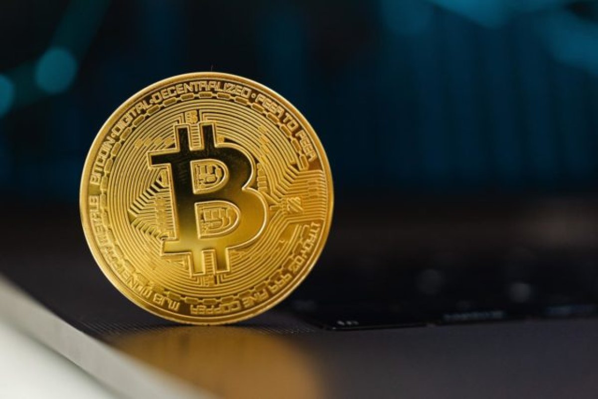 Биткоин достиг рекордной за три года отметки
