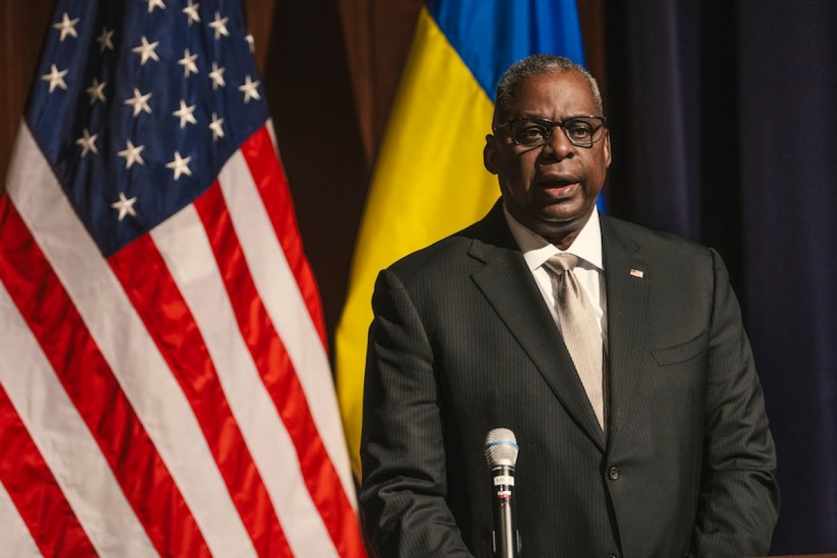 Если Украина проиграет, НАТО будет воевать с Россией - глава Минобороны США