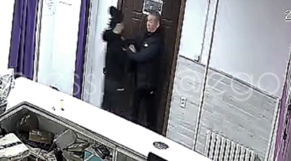 Видео шокировало Казнет: женщину избили на рабочем месте в Талдыкоргане
