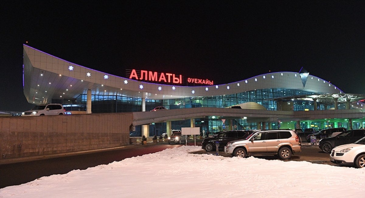 Аэропорт закрыт и 11-балльные пробки: что происходит в Алматы