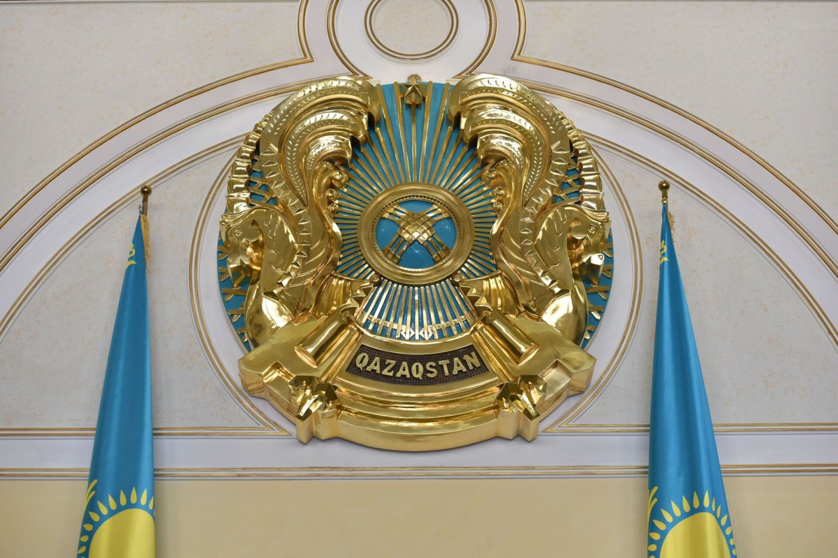 Герб Казахстана планируют изменить из-за "признаков советской эпохи"