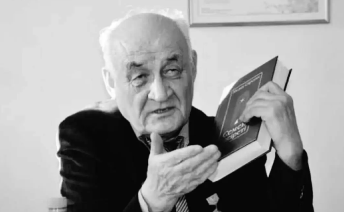 Токаев выразил соболезнования в связи с кончиной известного писателя Медеу Сарсеке