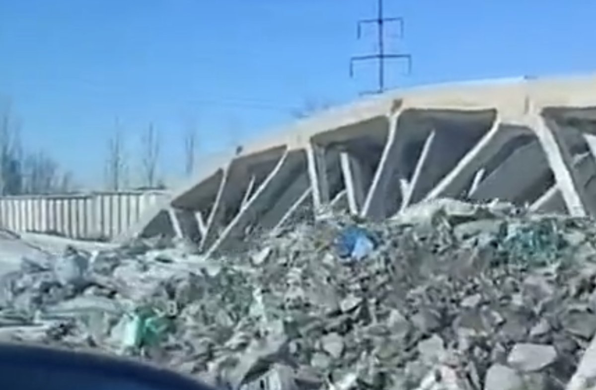"Вывалили и отвалили": астанчане жалуются на стихийную свалку строймусора
