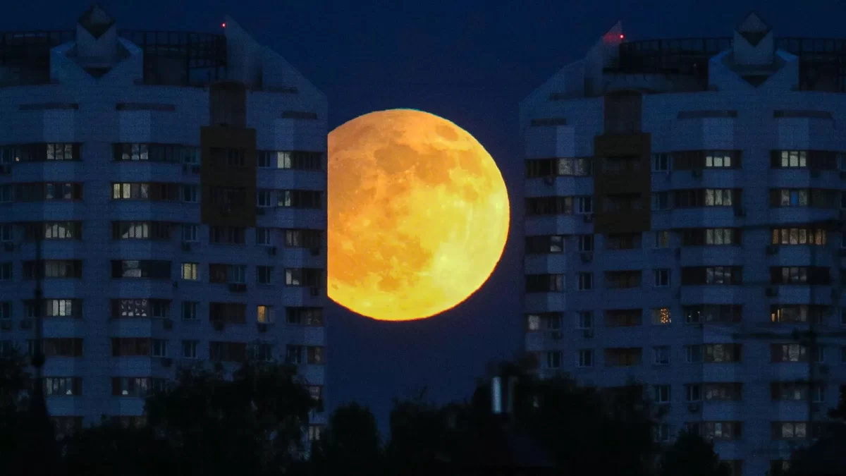 Лунное затмение: что ожидать казахстанцам