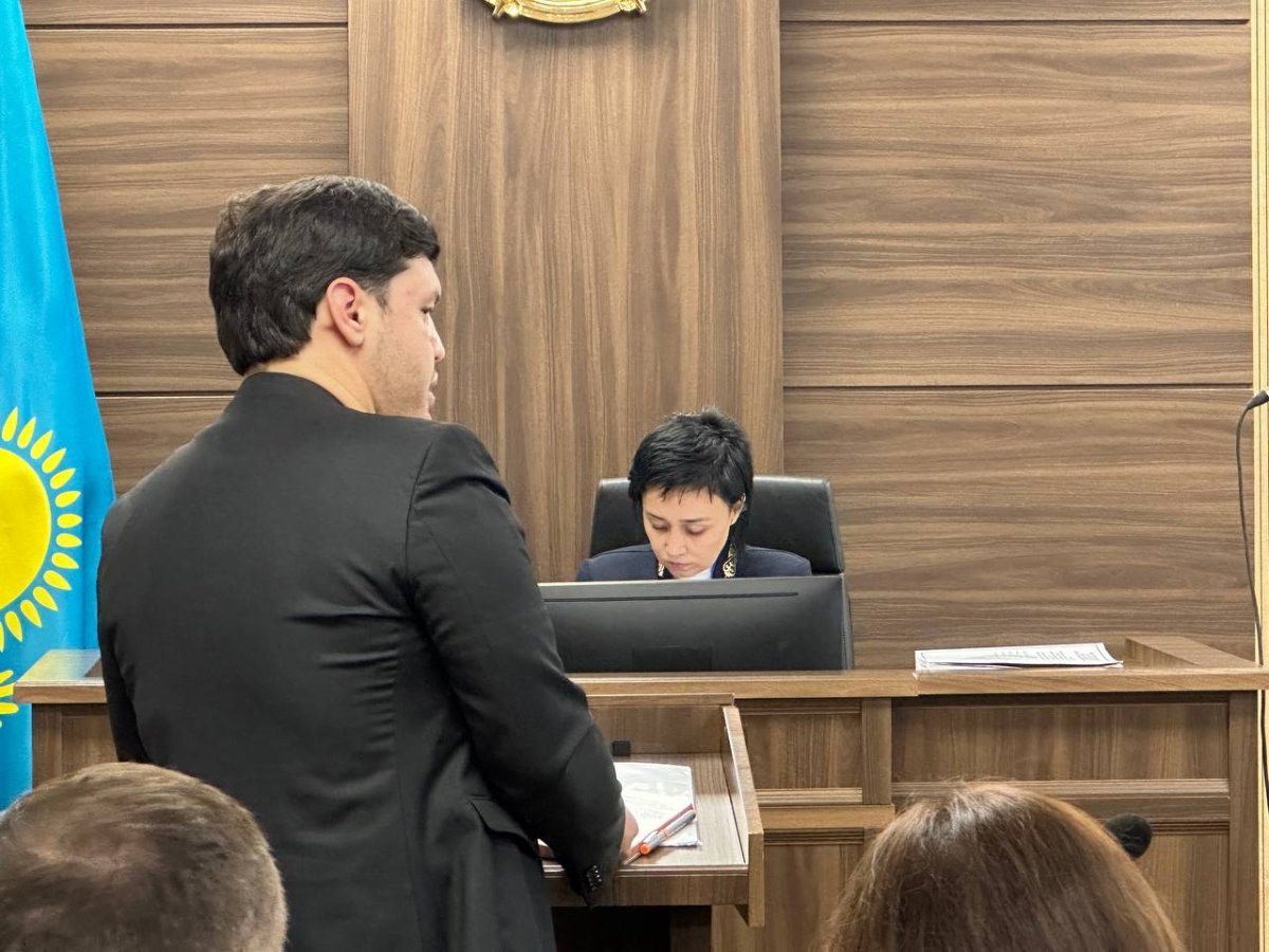 Брат погибшей Салтанат Нукеновой получил замечание от судьи
