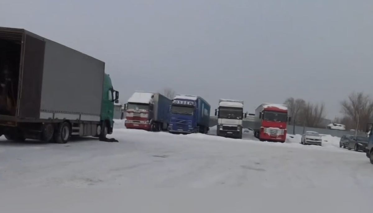 Ущерб на 600 млн: жители Костанайской области ввозили тягачи из Европы по поддельным документам
