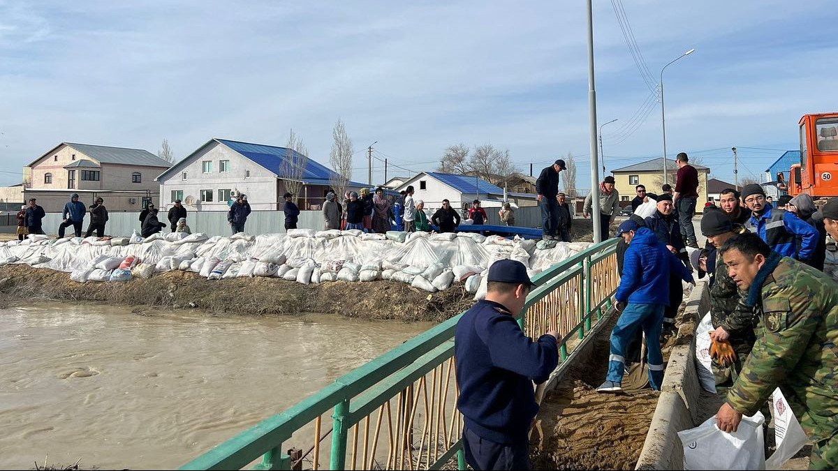 Товары на миллиард тенге: что разбронировали из Госматрезерва из-за ЧС