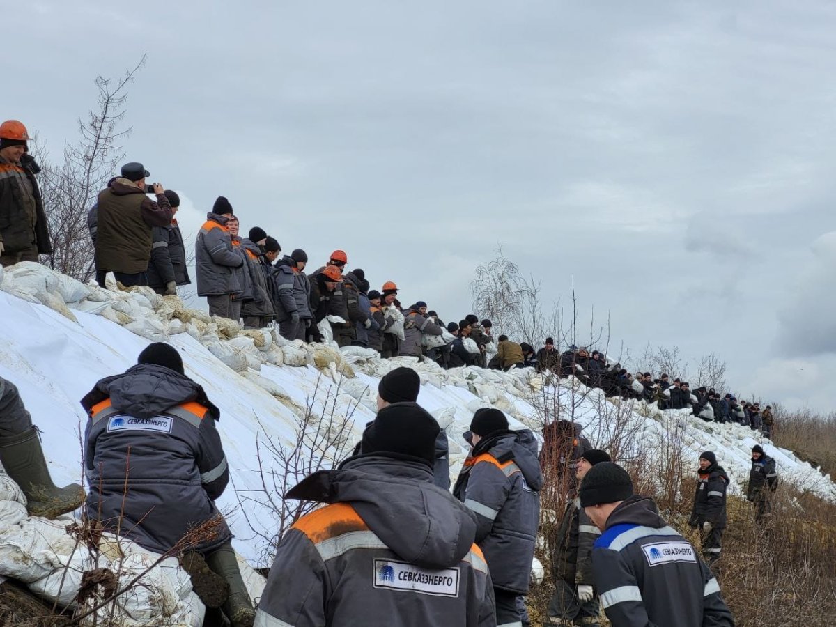 Энергетики помогают в борьбе с паводками в Казахстане