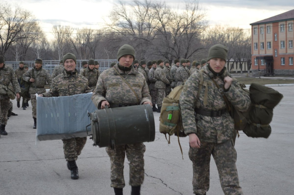Паводки в западных регионах Казахстана: мобилизовано более 10 тысяч военнослужащих