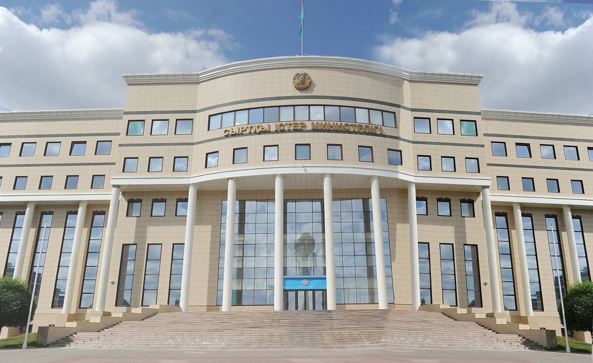 Скандалы в МИДе, или Как по дипломатам судят о нашей стране