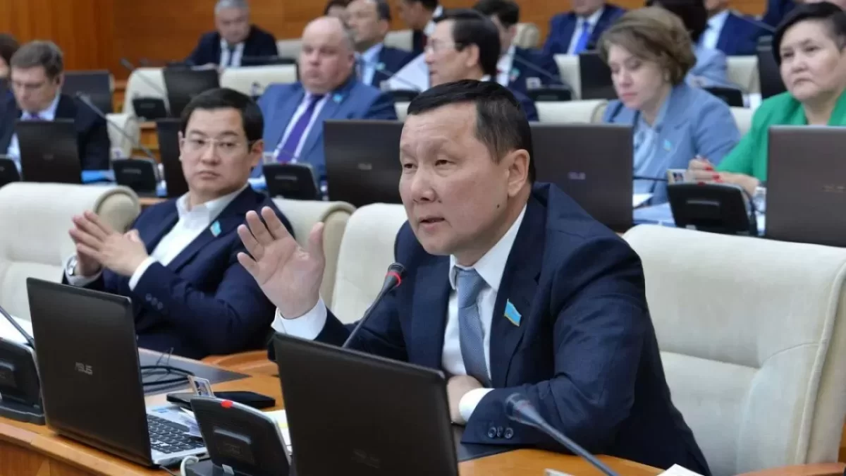 "В Астане живут бессовестные казахи" — депутат Куспан