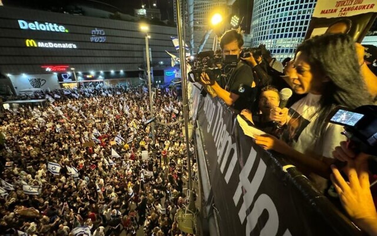 "Весь мир против нас": 120 тысяч человек в Израиле вышли на митинг