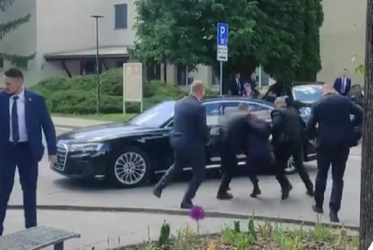 В премьера Словакии несколько раз выстрелили: что известно о его состоянии здоровья