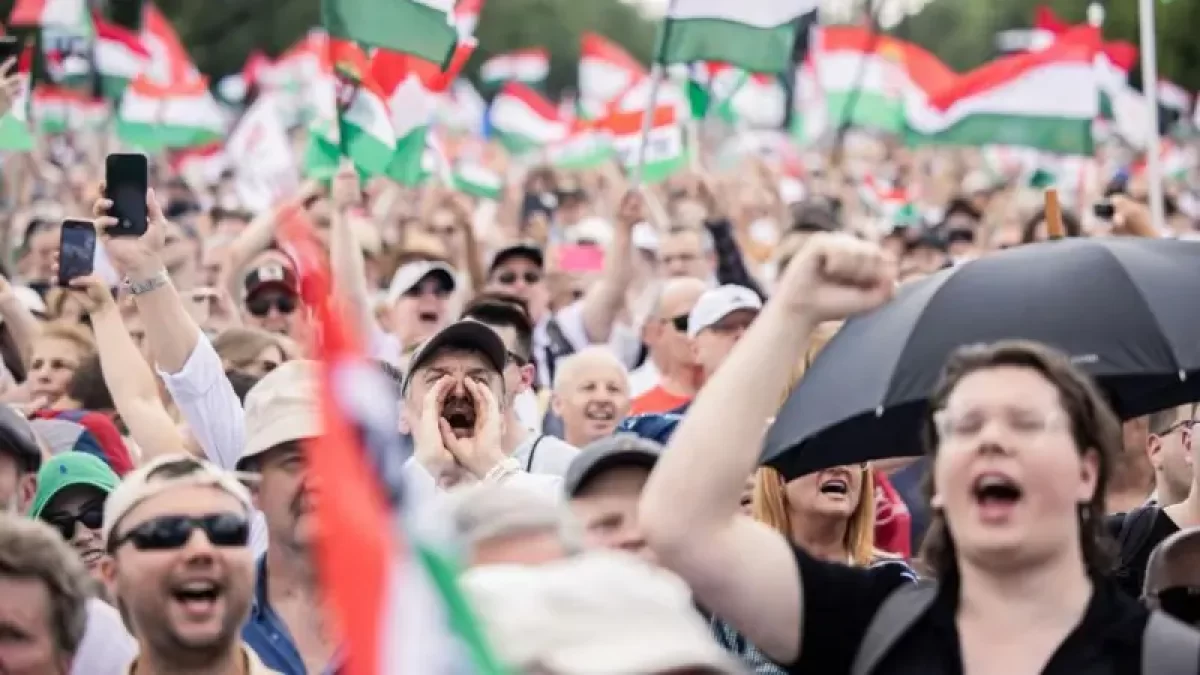 В Венгрии прошел многотысячный митинг на фоне выборов ЕС