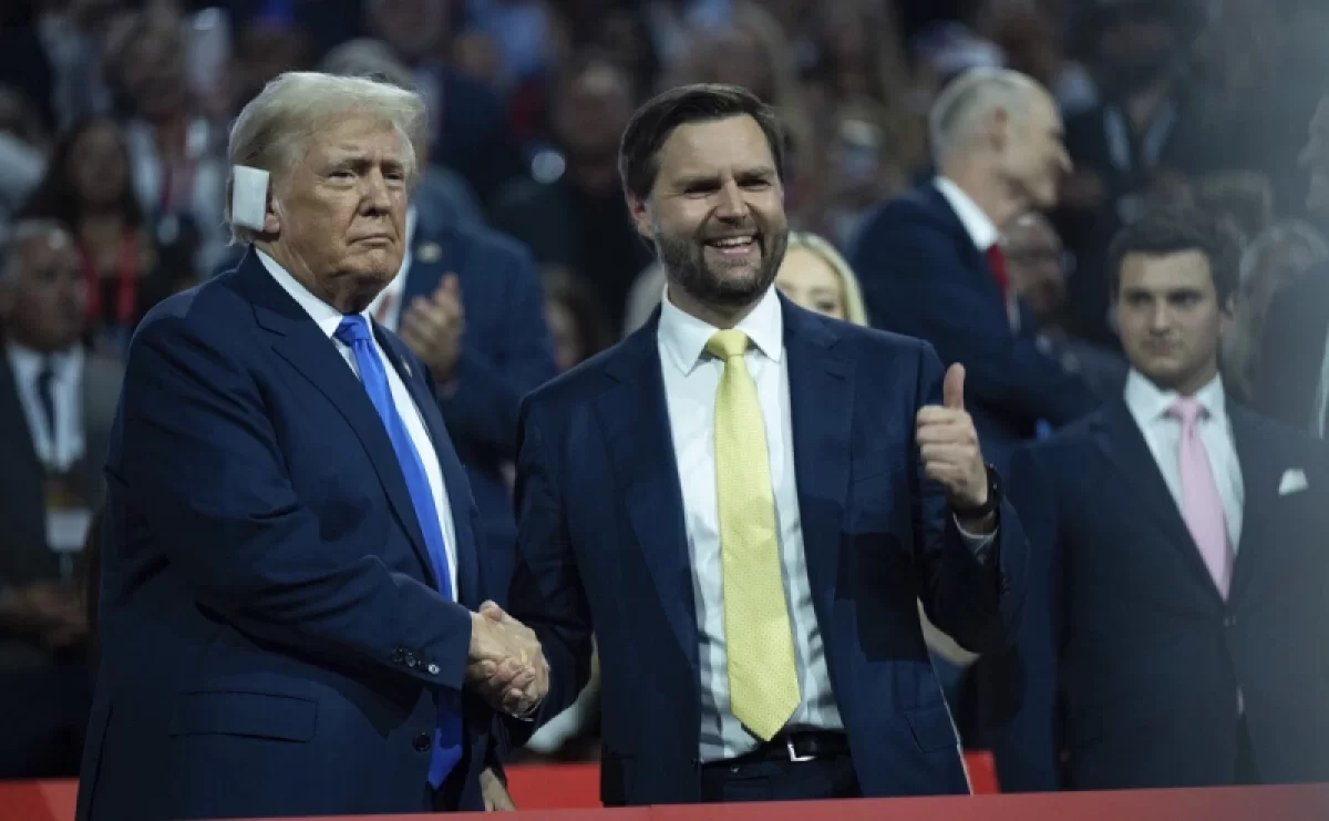 Напарник Трампа заявил, что американцы должны требовать отставки Байдена