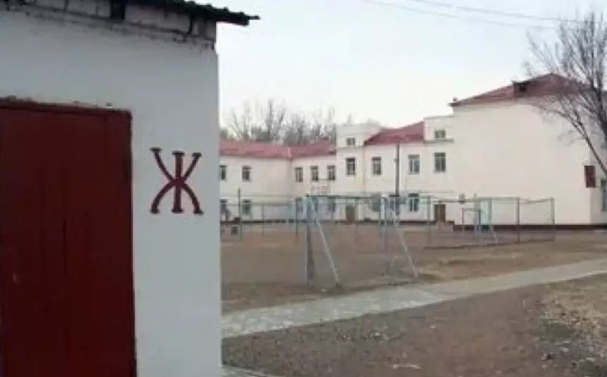Дальние сёла: где в Казахстане еще остались школы с уличными туалетами