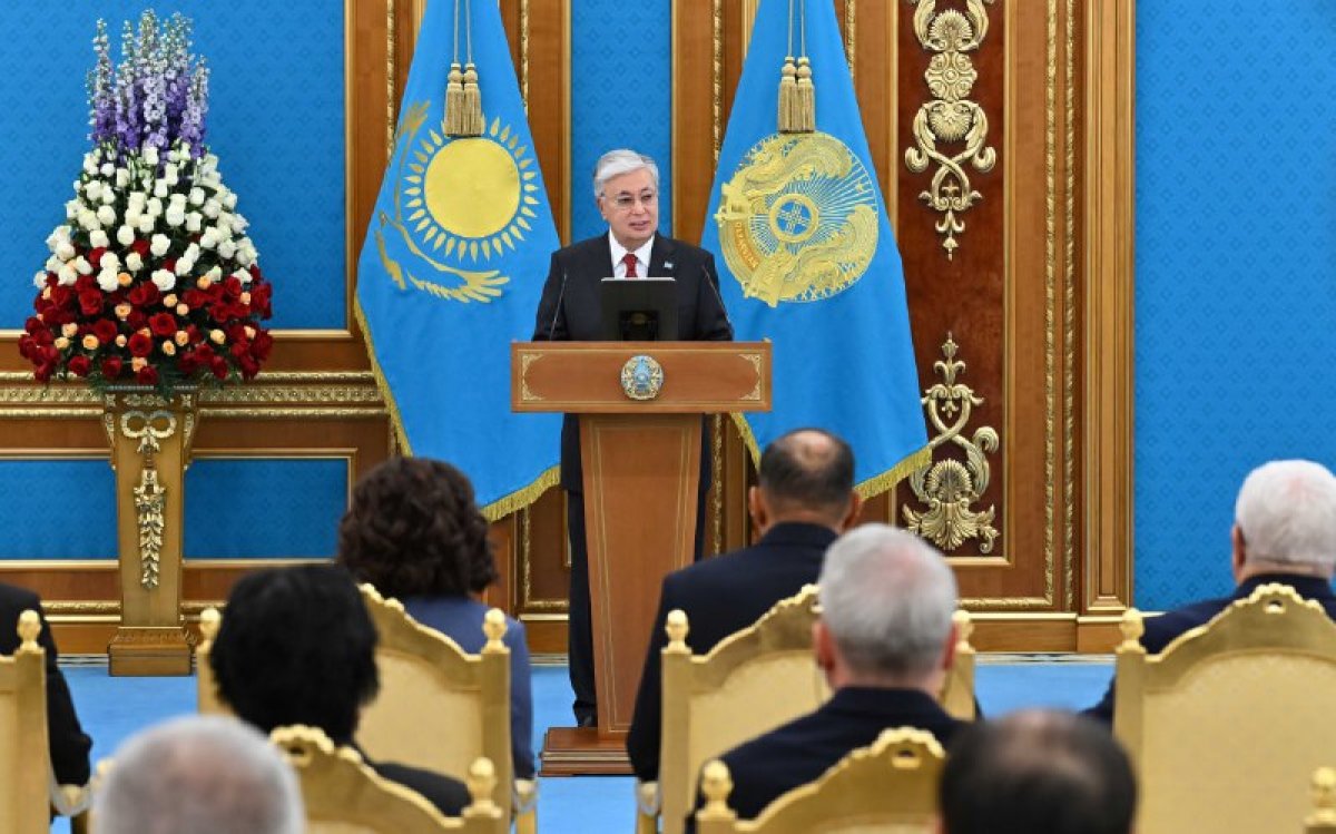 Нефть и газ - основа национальной экономики Казахстана, заявил Токаев