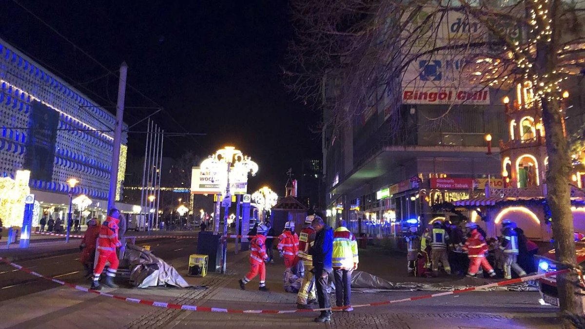 Двое погибших и 60 пострадавших: что известно о нападении в Германии
