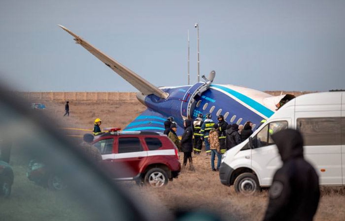 Авиакатастрофа в Актау: в AZAL официально заявили о внешнем вмешательстве