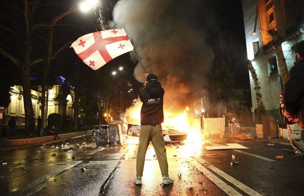 Антиправительственные акции в Грузии: 25 иностранцев отправлены домой