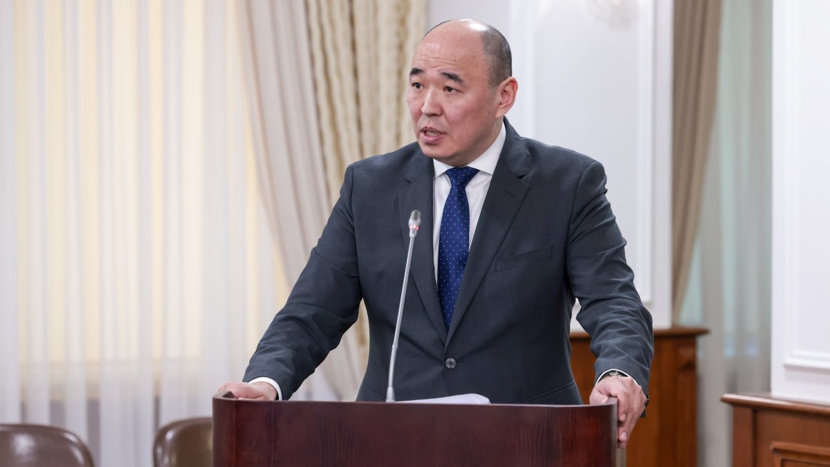 Министр промышленности Канат Шарлапаев получил ещё одну должность