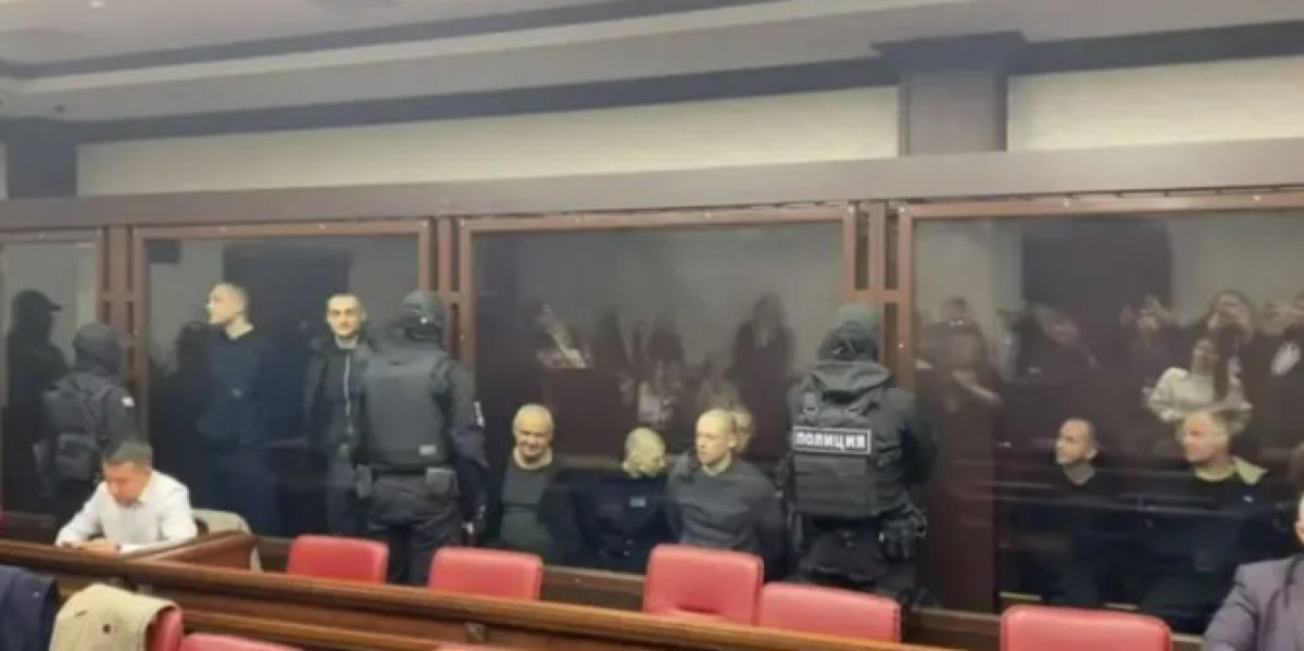 В России приговорили 12 украинских пленных из “Азова” к тюремным срокам
