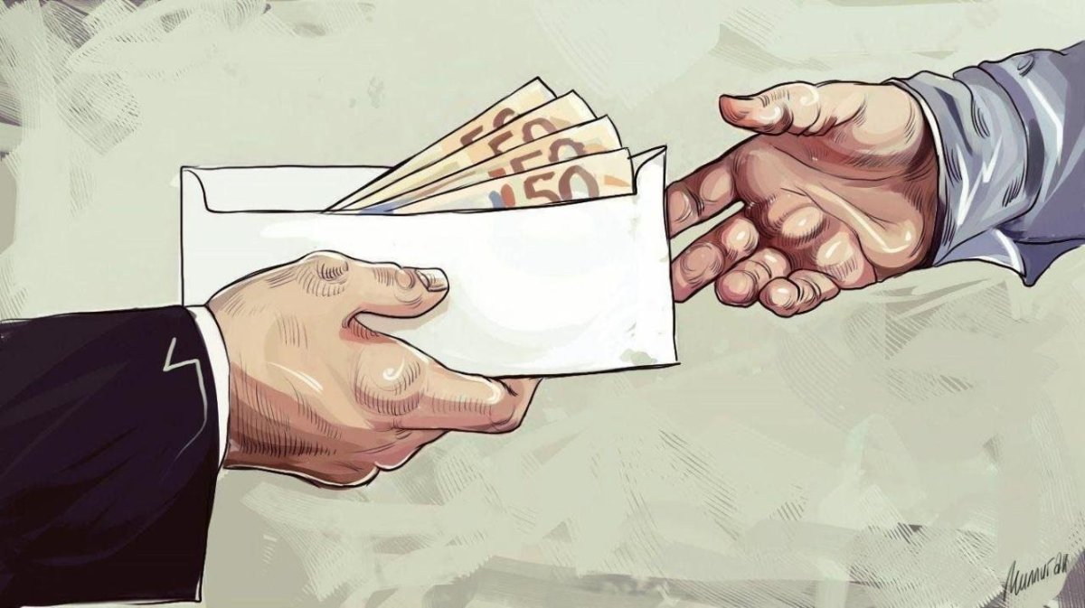 Взяли 10 млн у бизнесмена: чиновников приговорили к лишению свободы в СКО