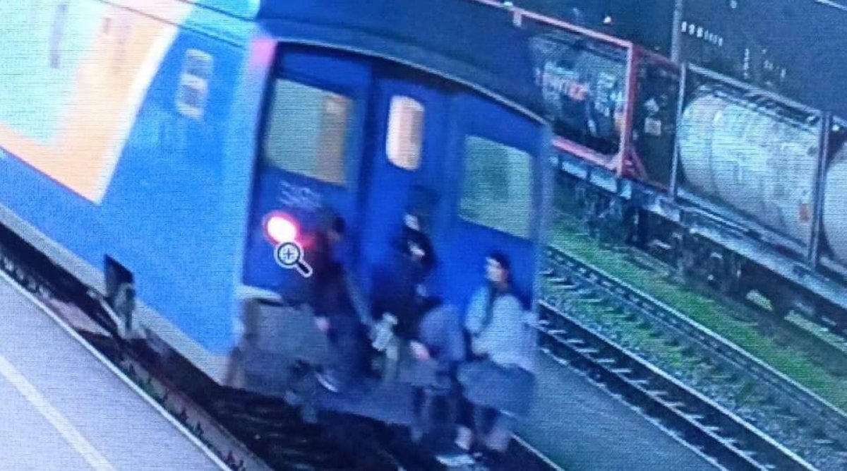 Три пьяных подростка в Шымкенте едва не спровоцировали ЧП на железной дороге