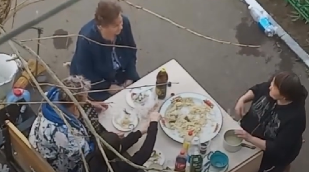 Бешбармак-party: бабушки из Астаны рассмешили Казнет