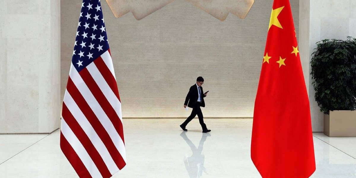 США пригрозили Китаю поднять пошлины до 245%